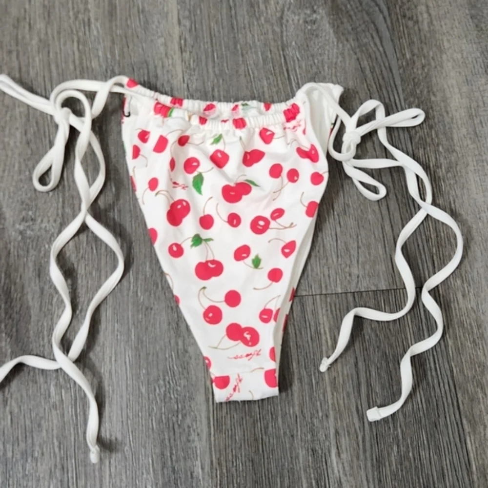 New!Frankie's Bikinis Tia‎ Bottom in Cherry Bomb